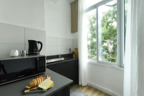 Cozy 1BR Studio Apartment in Heart of Tel Aviv by Sea N Rent